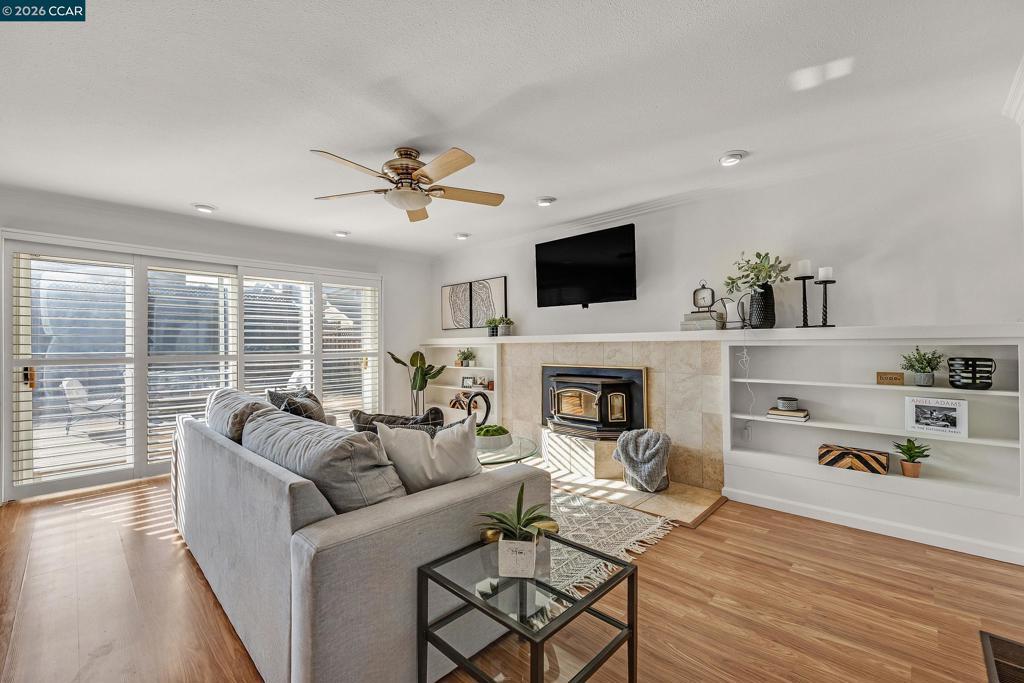 Photo of Listing #41130591