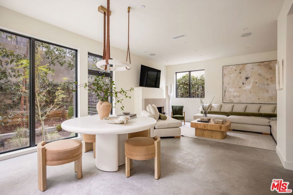 Photo of Listing #26697059