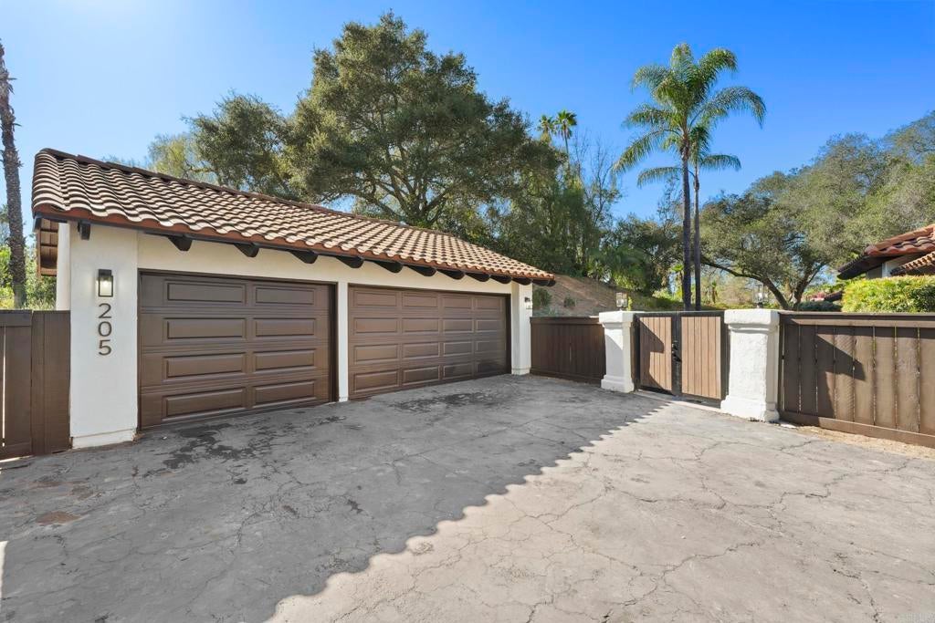 Photo of Listing #PTP2602708