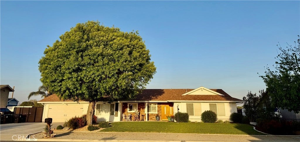 Photo of Listing #IV26077990