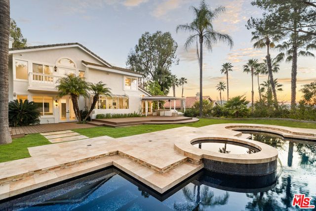 22137 Cairnloch Street, Calabasas