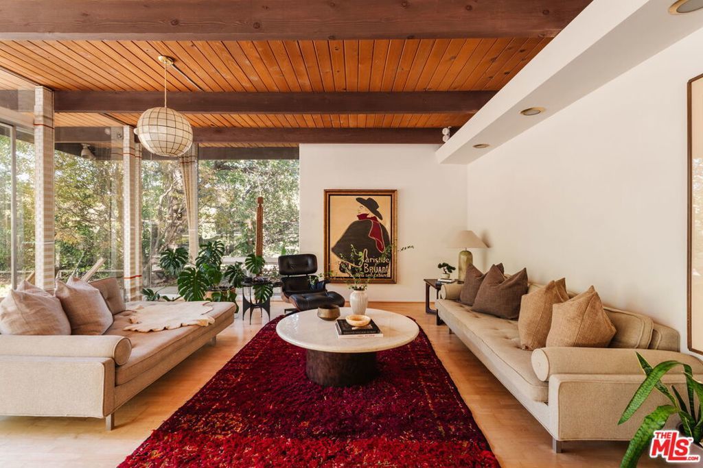 Photo of Listing #26677245