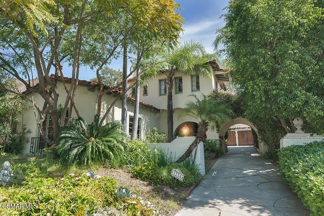 1234 N Everett Street, Glendale