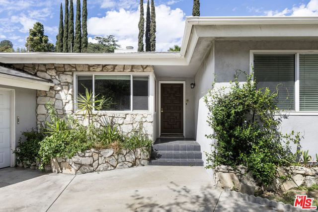 15508 Royal Ridge Road, Sherman Oaks