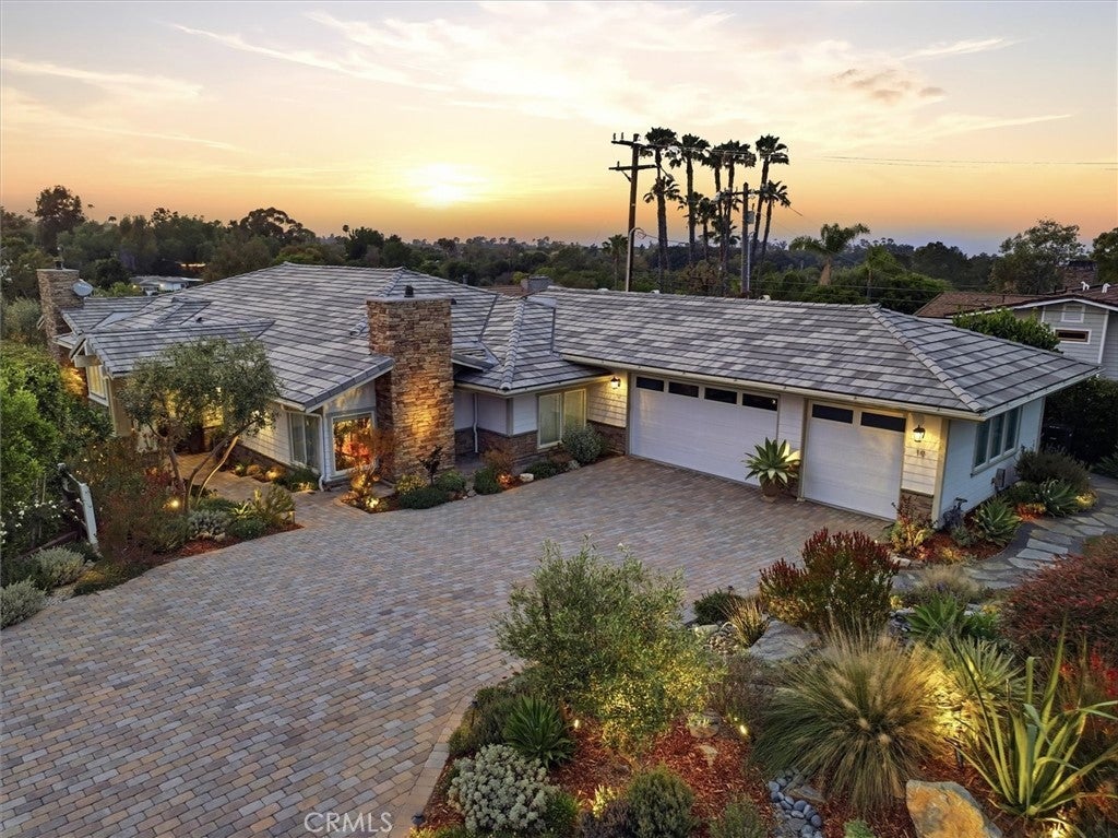 Photo of Listing #PV26078341