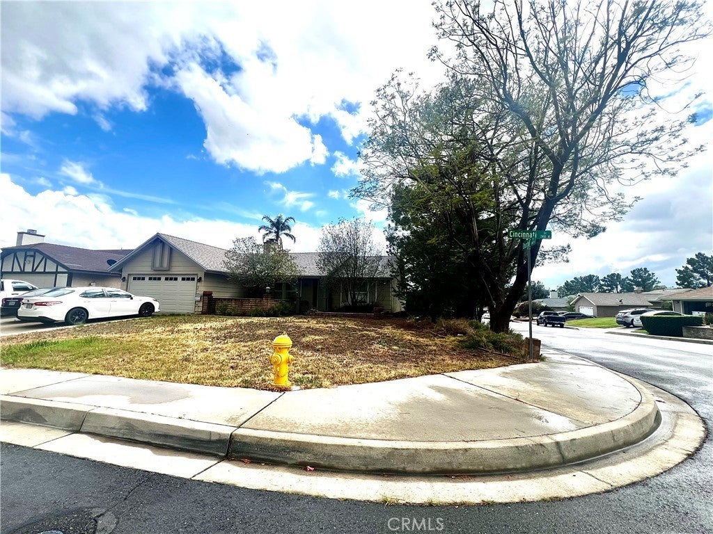 Photo of Listing #IV26079240