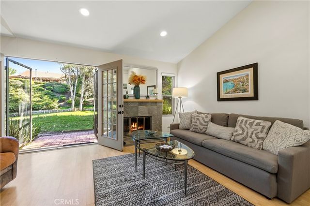 19958 Avenue Of The Oaks, Newhall