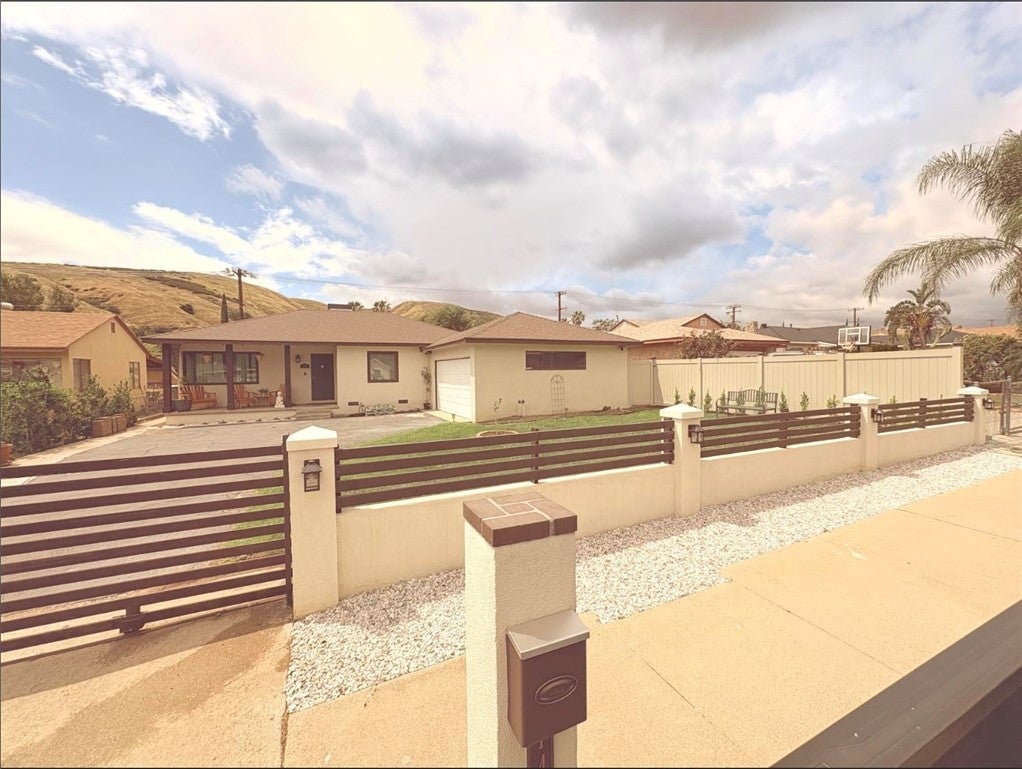 Photo of Listing #DW26079572