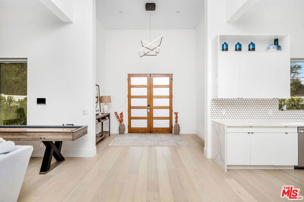 Photo of Listing #26713347