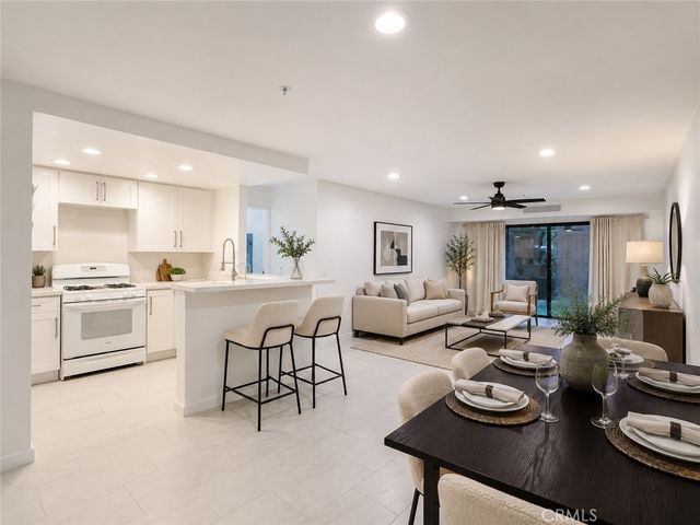700 W 3rd Street # A104, Santa Ana