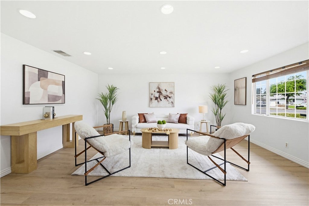 Photo of Listing #PW26079771