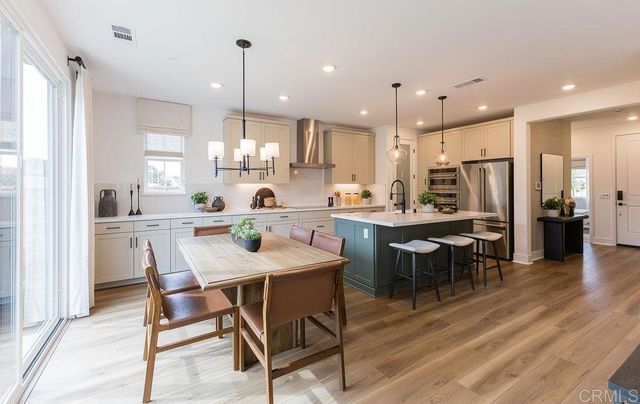 716 Miravar Place, Vista