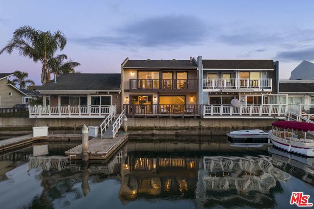 4555 Falkirk, Oxnard