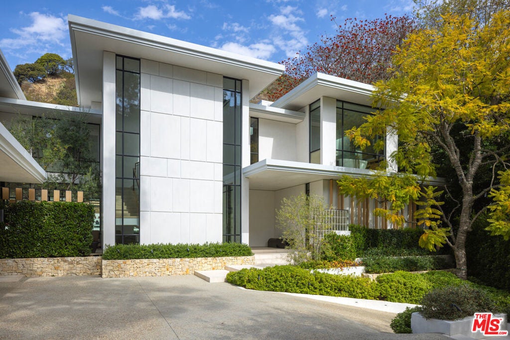 Photo of Listing #26673777