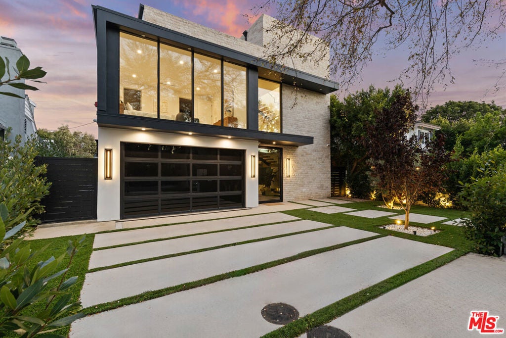 Photo of Listing #26689613