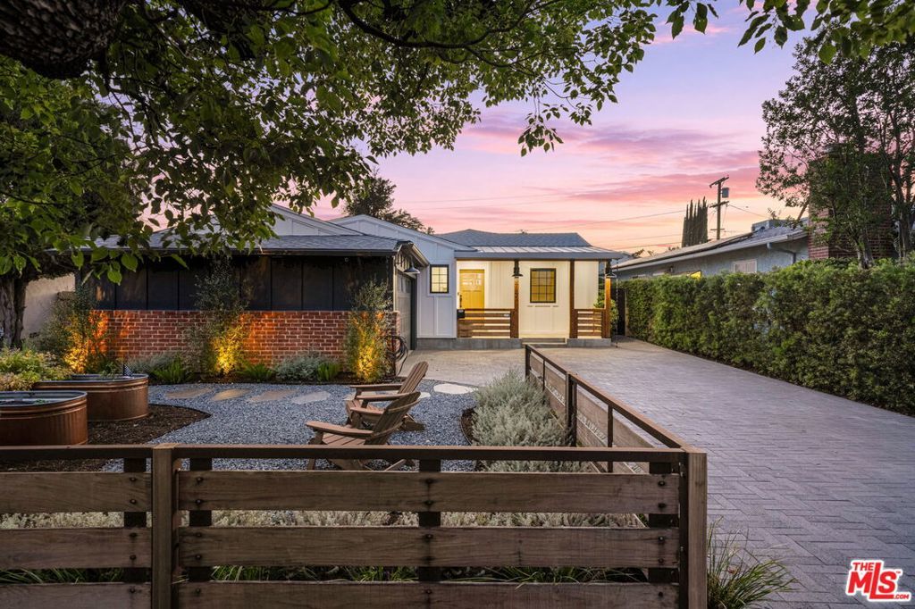 Photo of Listing #26725617