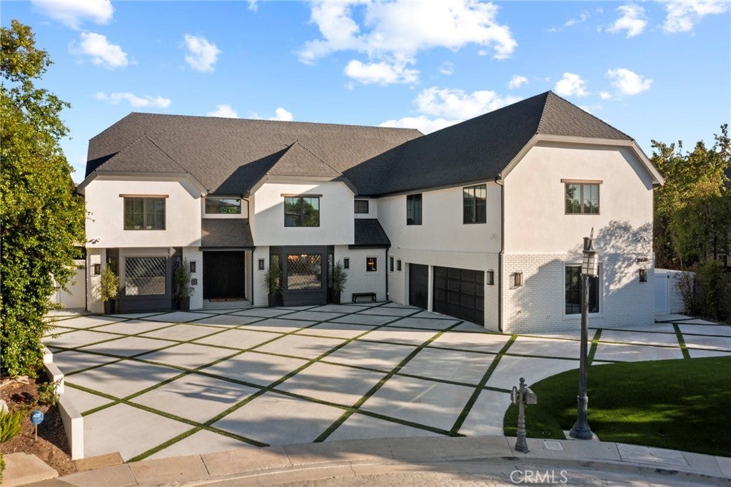 Photo of Listing #SR26077173