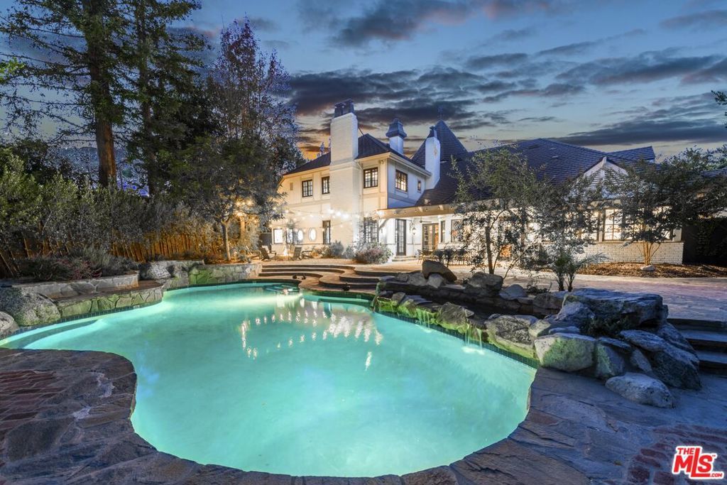 Photo of Listing #26691911