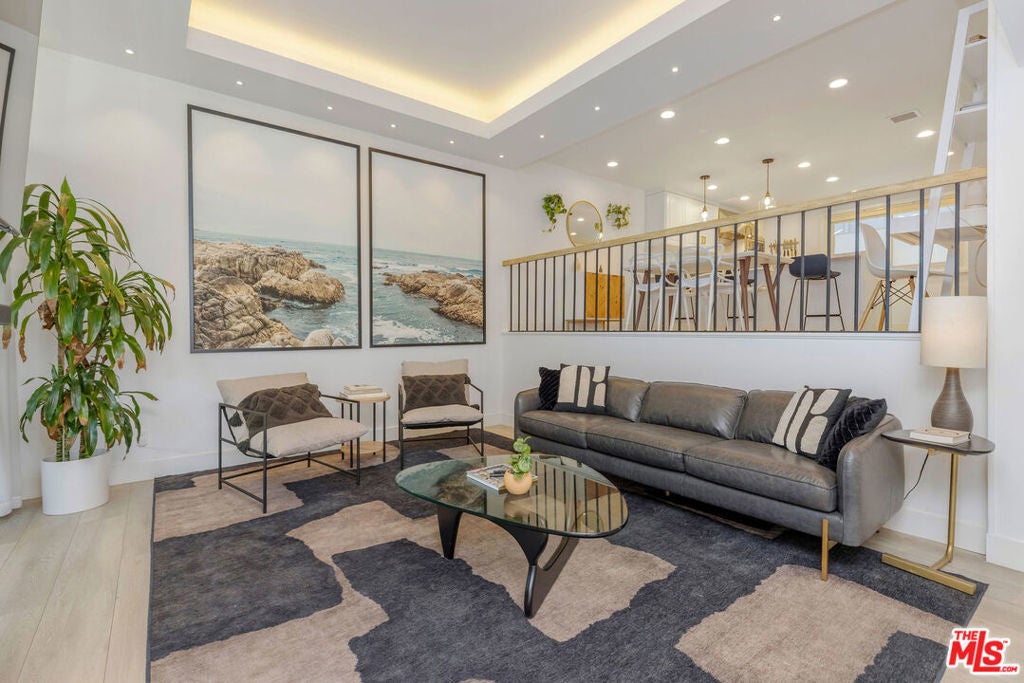 Photo of Listing #26727459