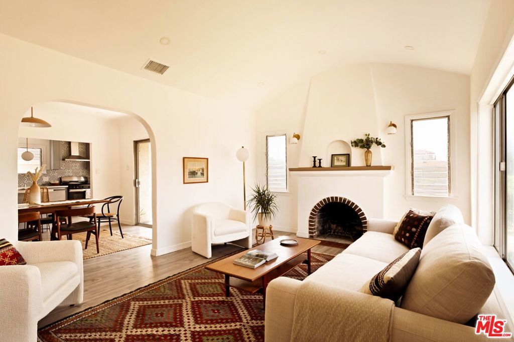 Photo of Listing #26728223