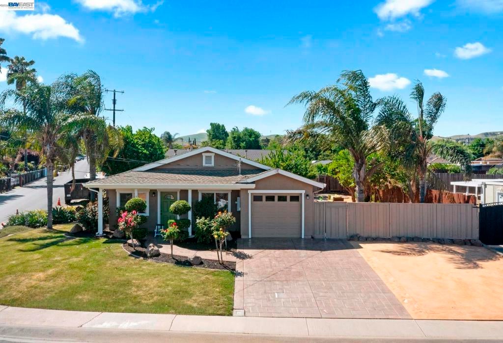 Photo of Listing #41130997