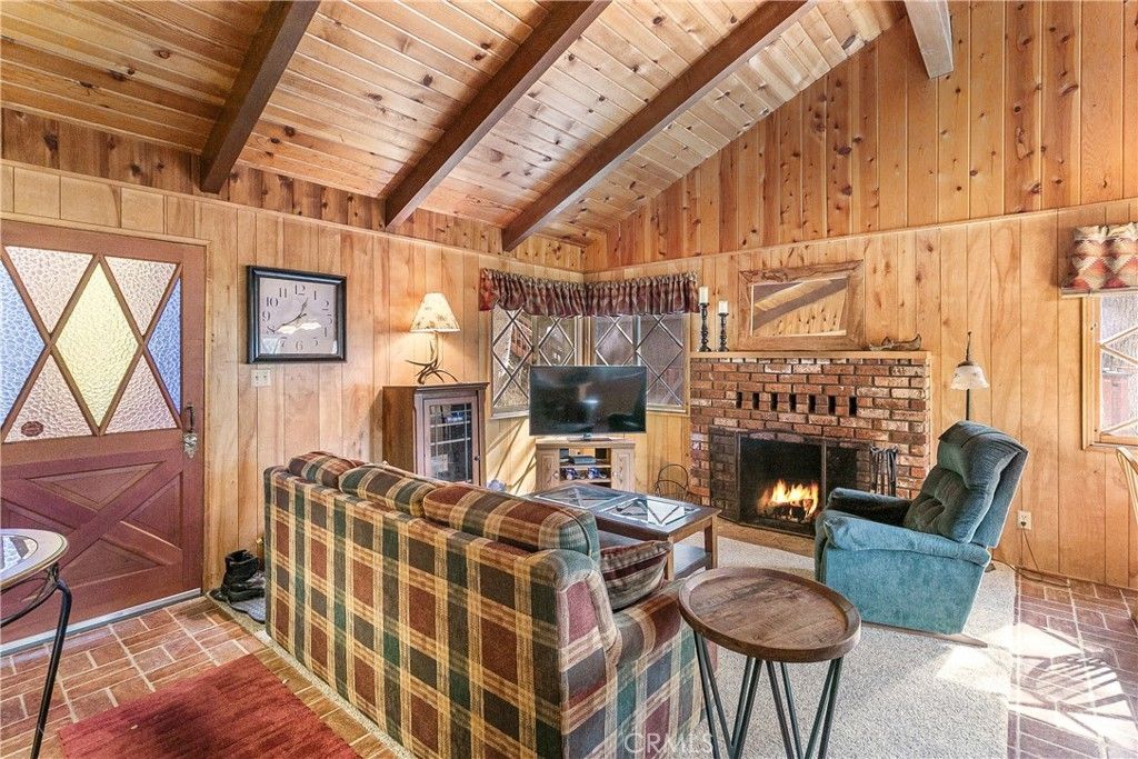 748 Lake, Lake Arrowhead