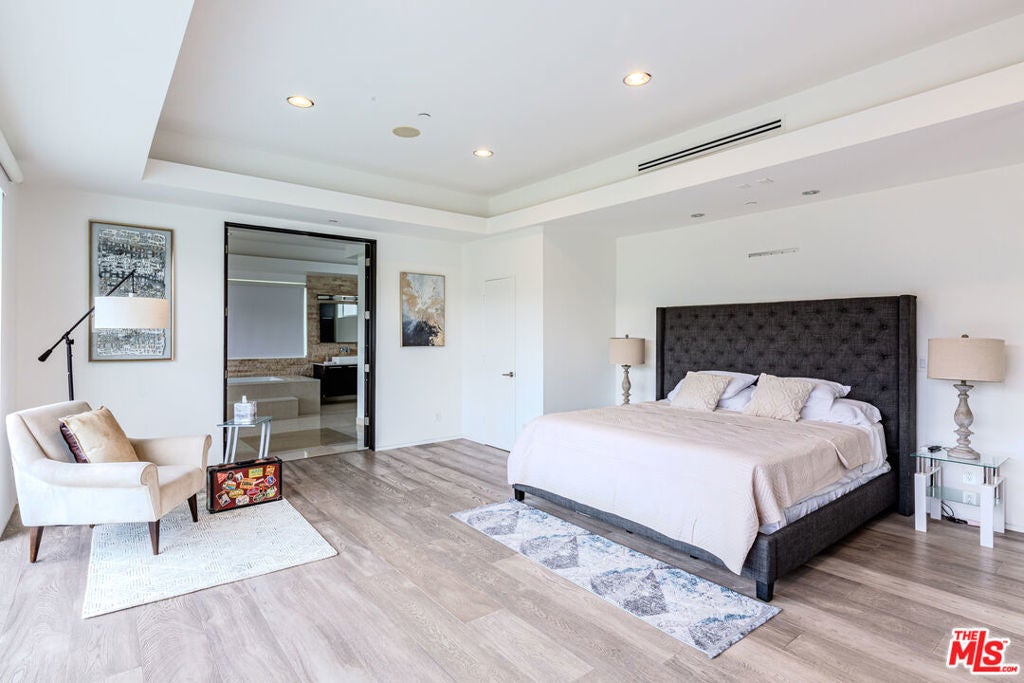 Photo of Listing #26668583