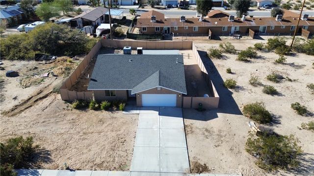 6352 Smoketree Avenue, 29 Palms