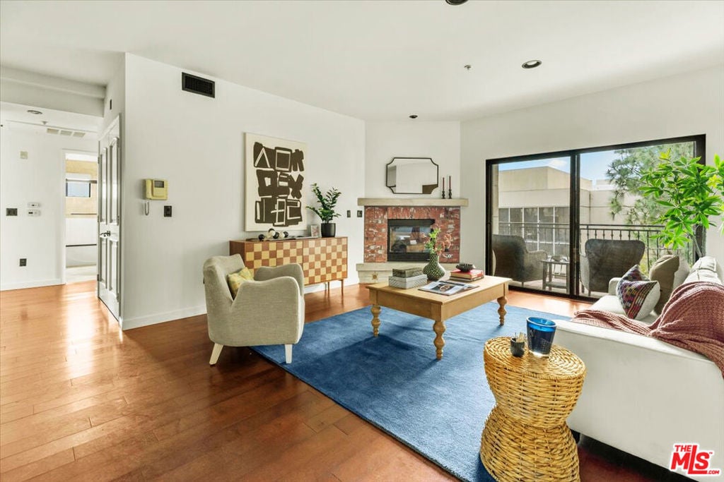 Photo of Listing #26732407