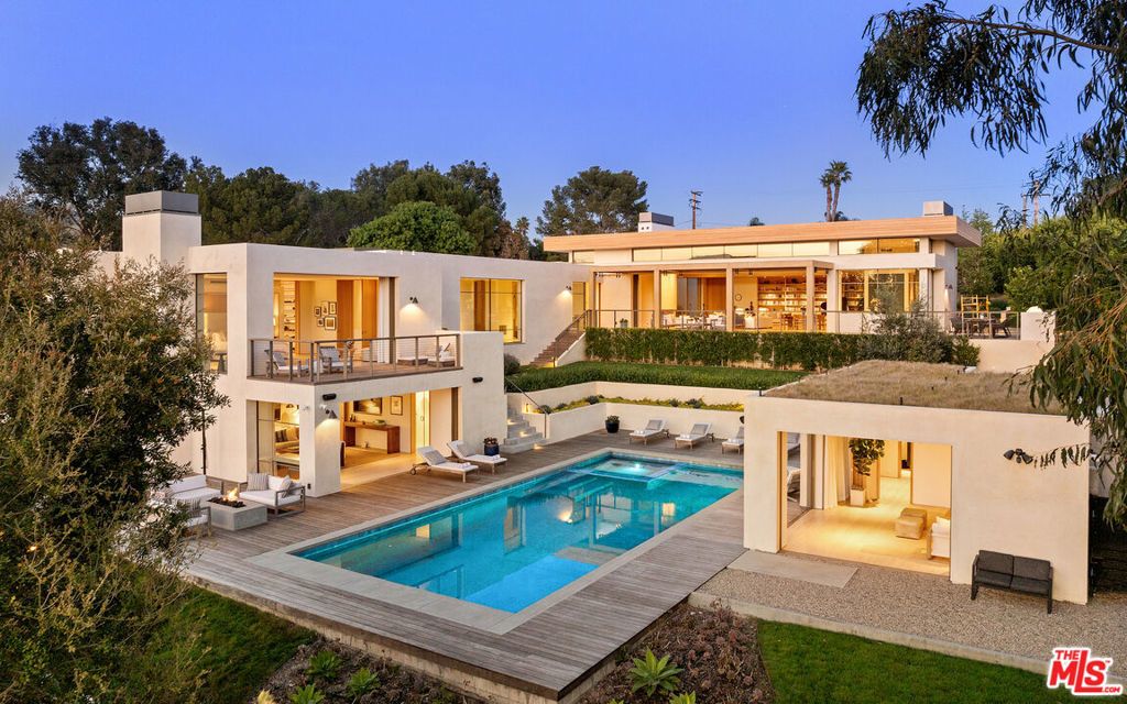 6701 Portshead Road, Malibu