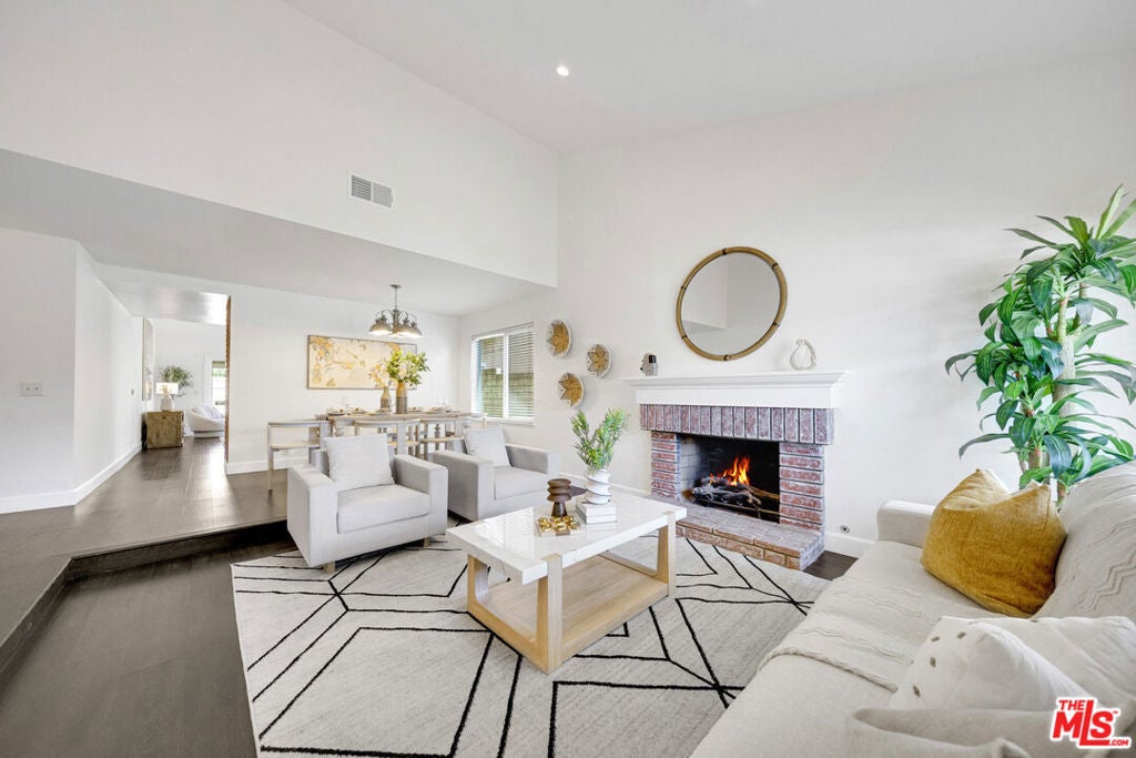 Photo of Listing #26672075