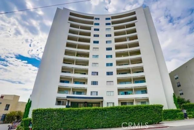 7250 Franklin, Los Angeles