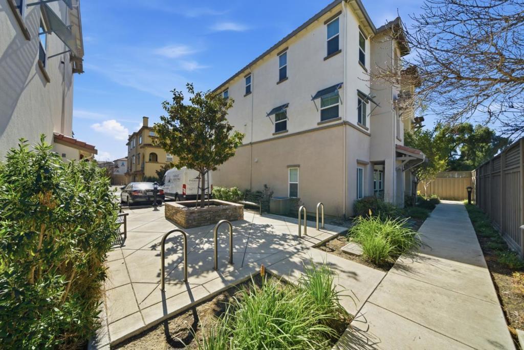 Photo of Listing #ML82043199