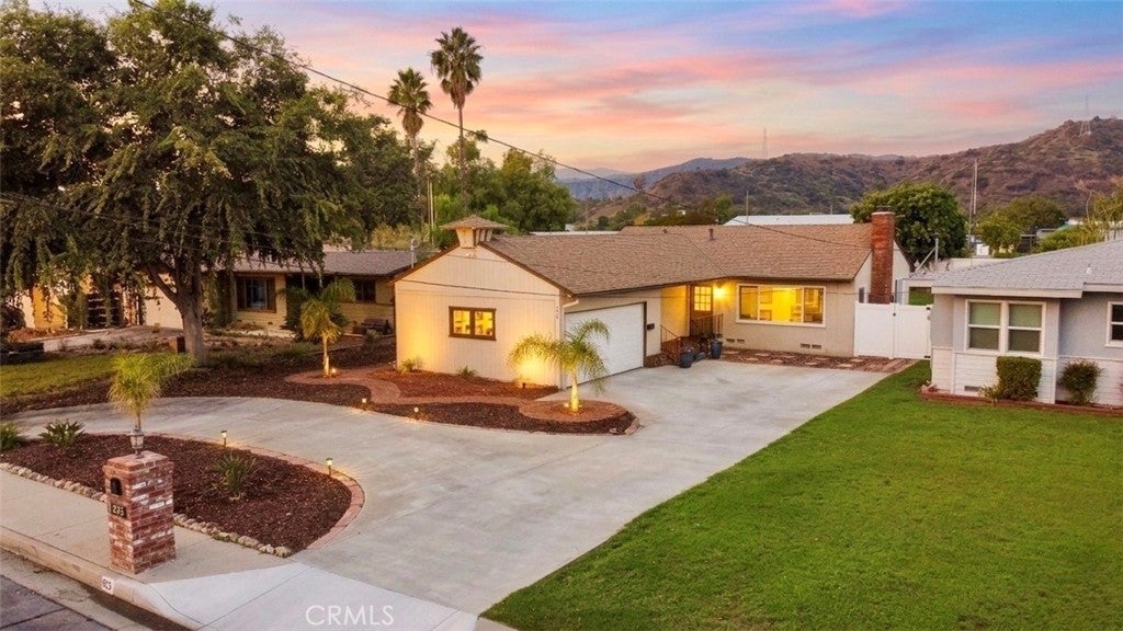 Photo of Listing #DW26081956