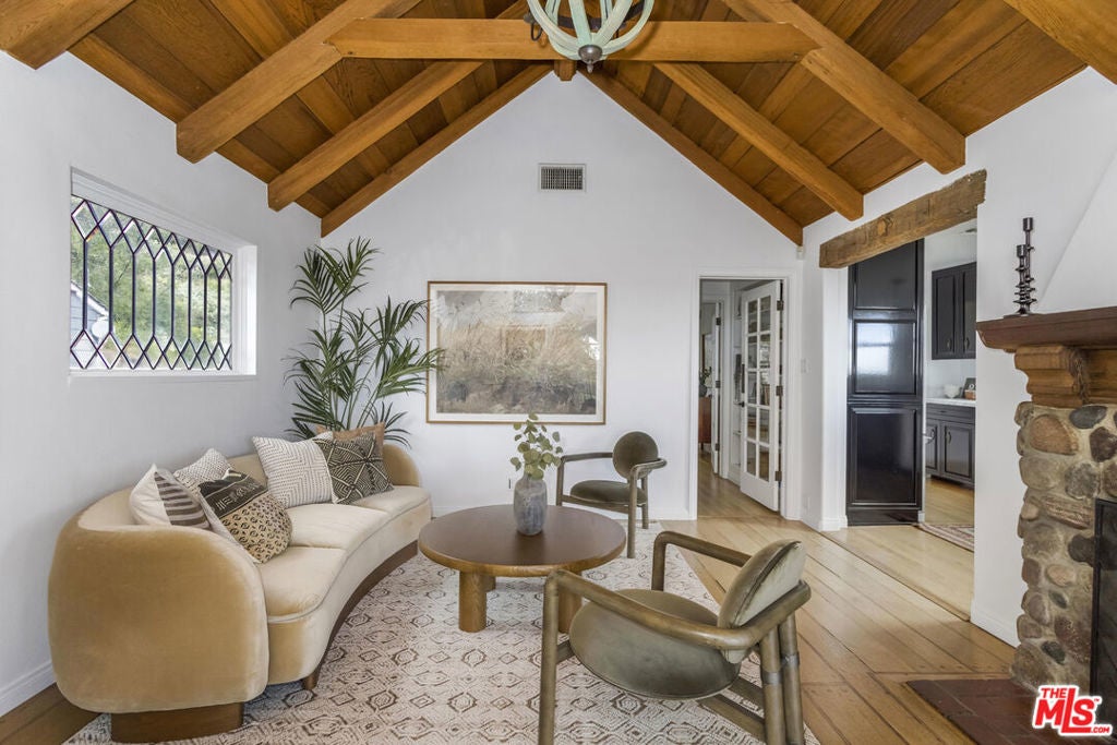 Photo of Listing #26726683