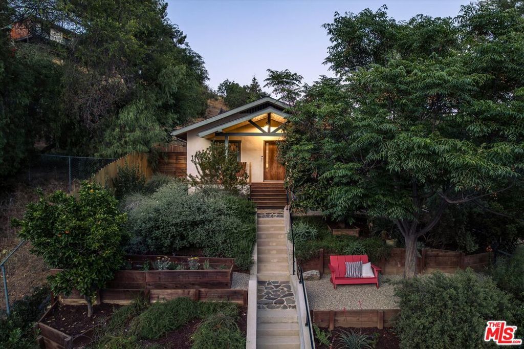 Photo of Listing #26737625