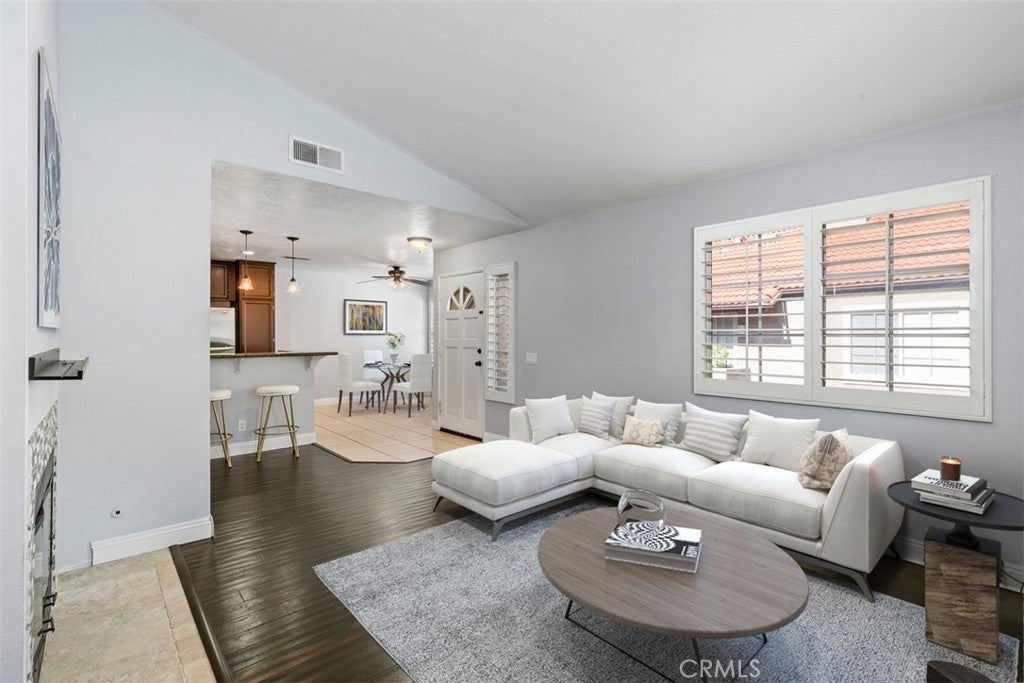 Photo of Listing #OC26081245