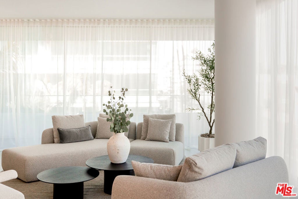 Photo of Listing #26738977