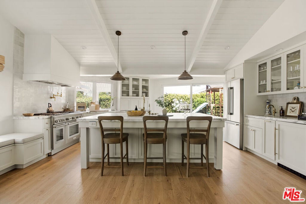 Photo of Listing #26716327