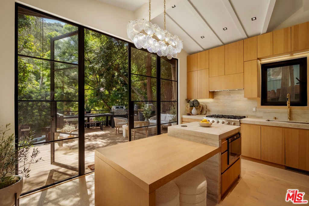 Photo of Listing #26738225