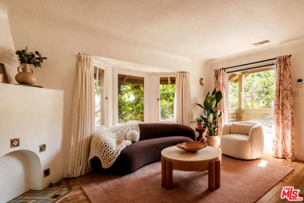 Photo of Listing #26736977