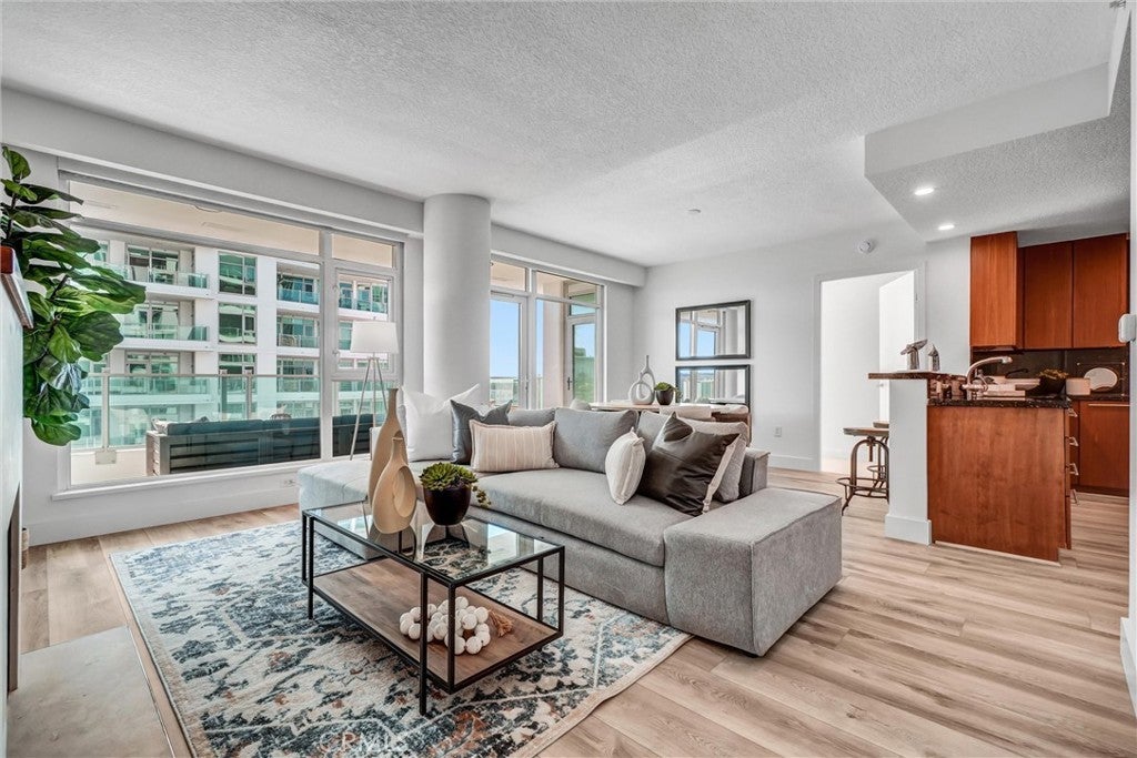 Photo of Listing #PW26076861