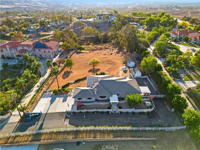 16025 Perry Heights, Riverside