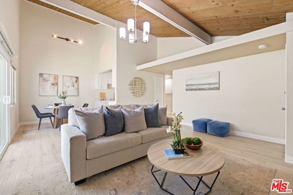 Photo of Listing #26744211