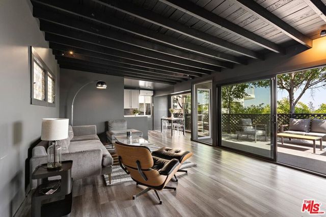 8410 Hollywood Boulevard, Los Angeles