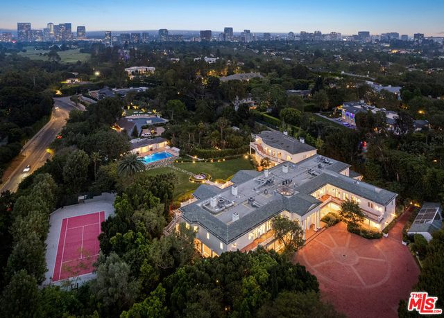 10250 W Sunset Boulevard, Los Angeles