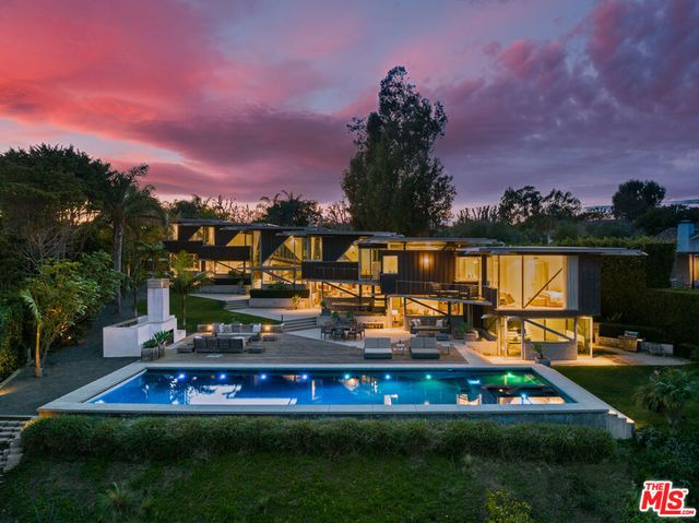 28827 Grayfox Street, Malibu