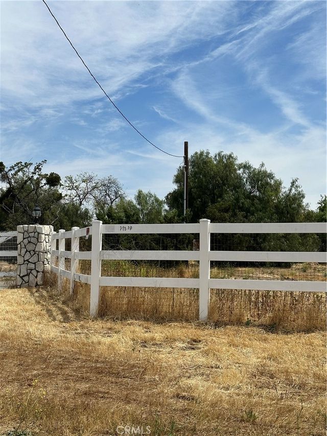 21520 Gold Valley, Perris