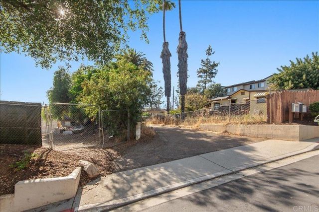 12828 Mapleview St, Lakeside