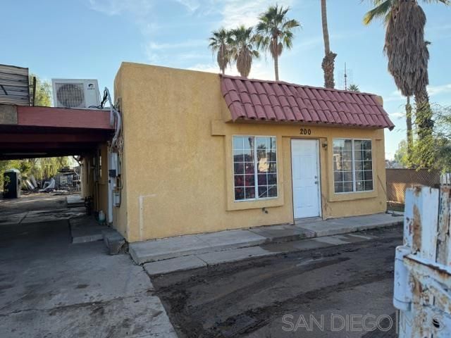 200 Lopez Ct, Calexico